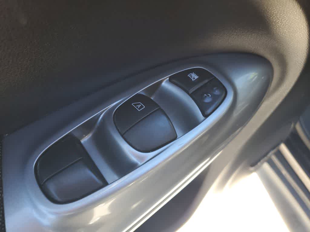 Thumbnail: 2015 Nissan Juke - 17