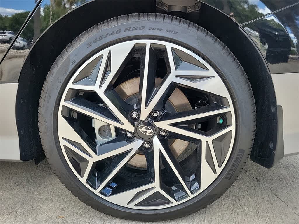 Thumbnail: 2023 Hyundai Ioniq 6 - 5