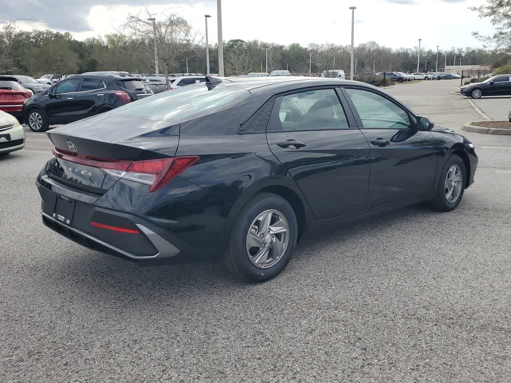 Thumbnail: 2026 Hyundai Elantra - 3
