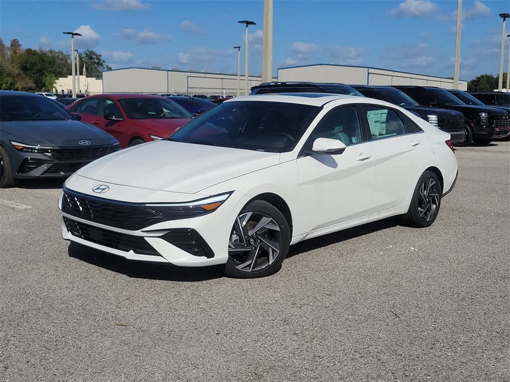 2025 Hyundai Elantra Limited's photo