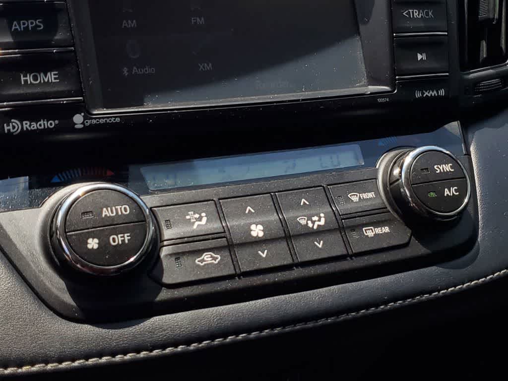 Thumbnail: 2018 Toyota RAV4 - 29