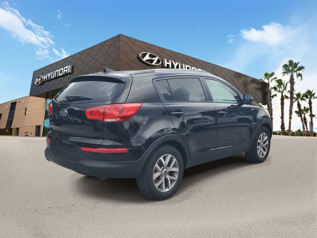 Thumbnail: 2015 Kia Sportage - 3