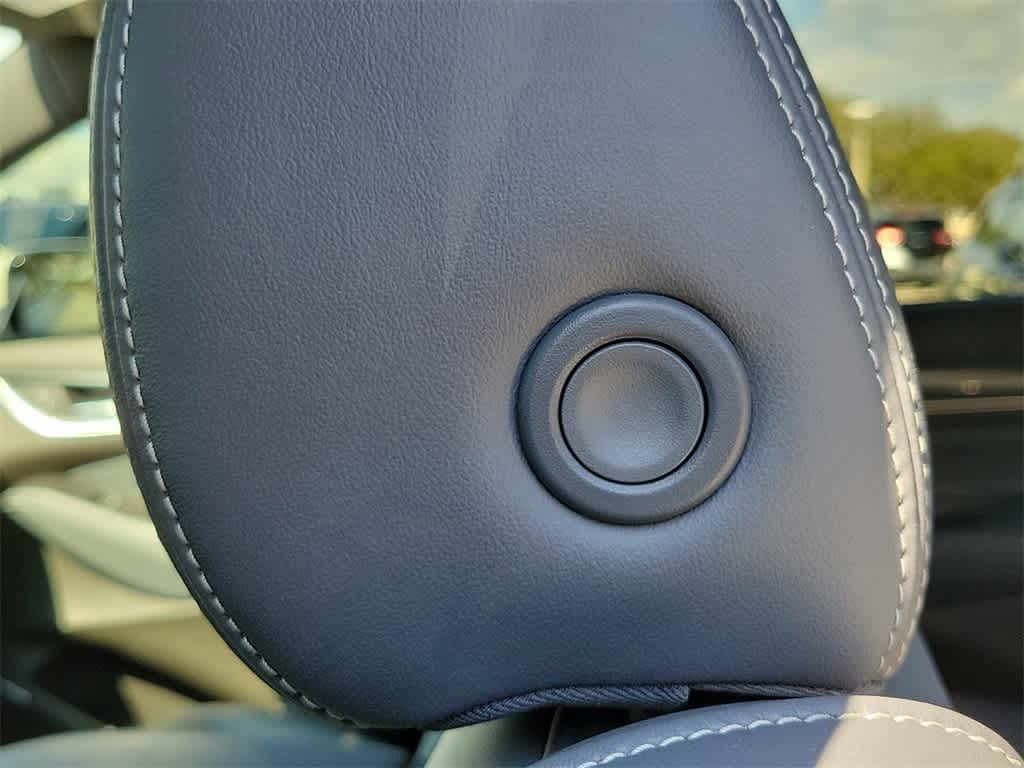 Thumbnail: 2022 Buick Enclave - 10