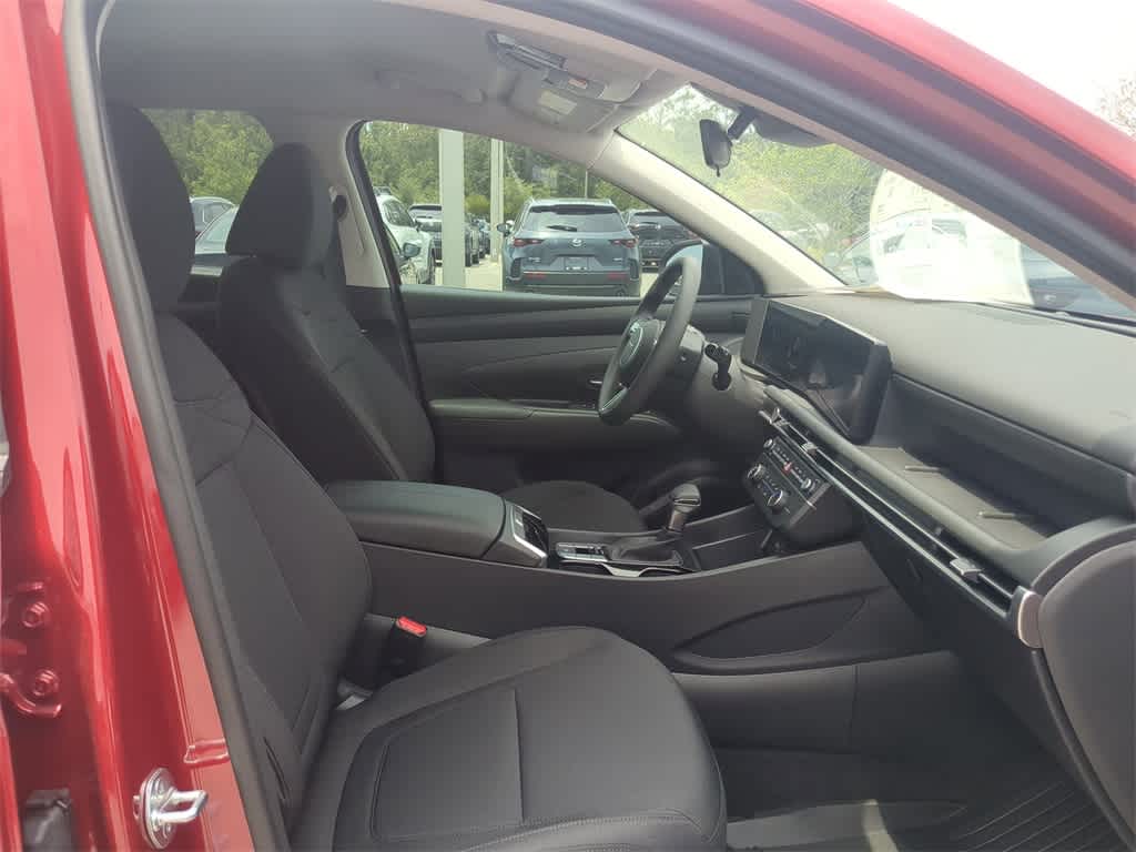 2025 Hyundai Tucson SE 9
