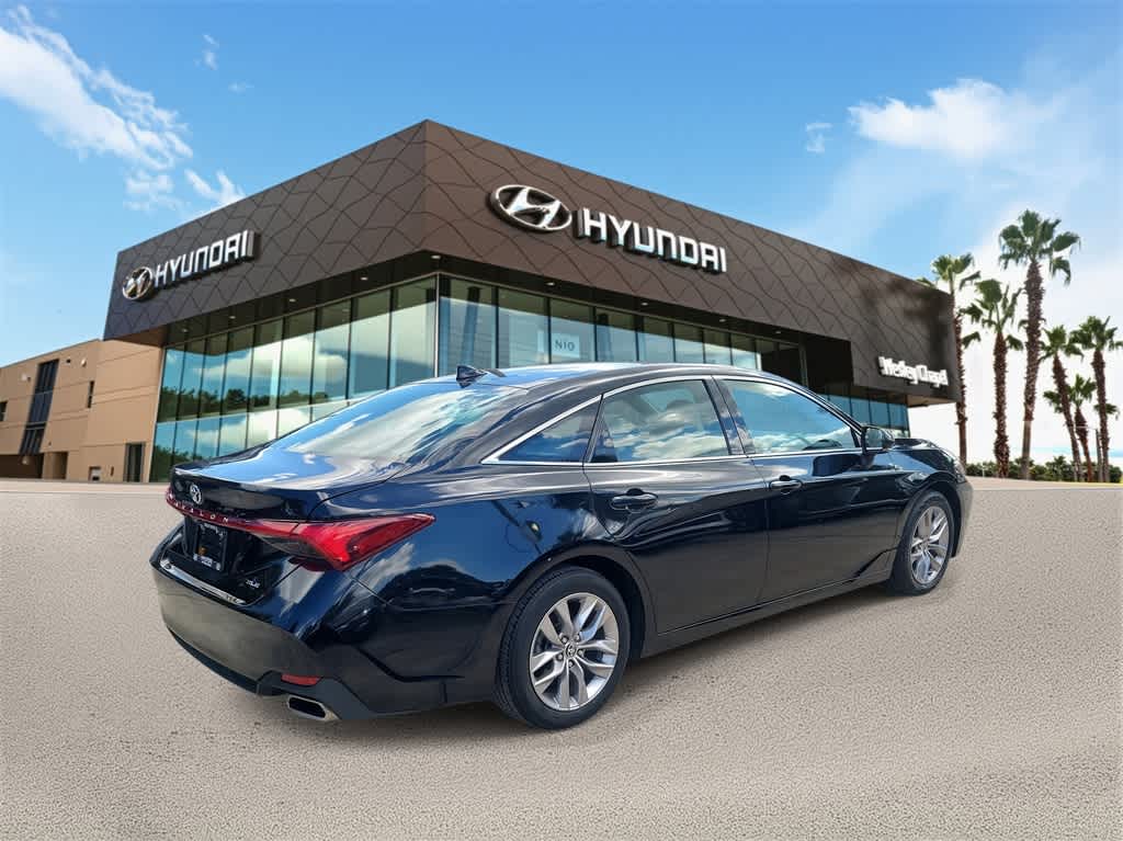 Thumbnail: 2021 Toyota Avalon - 3