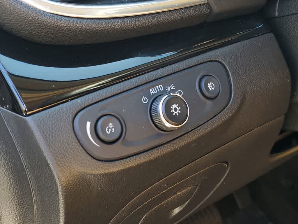 Thumbnail: 2017 Buick Encore - 21