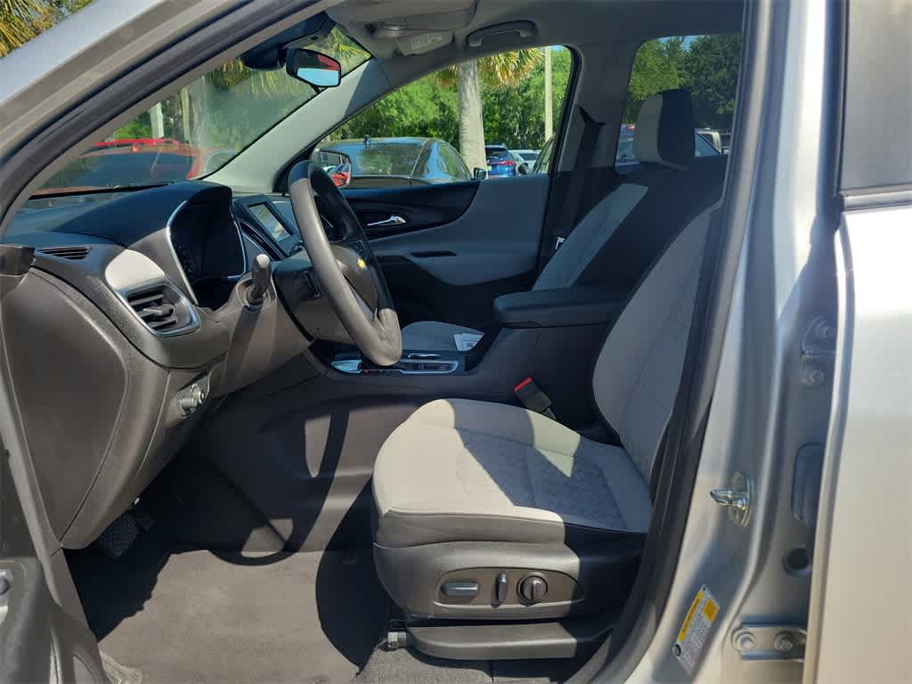 Thumbnail: 2022 Chevrolet Equinox - 21