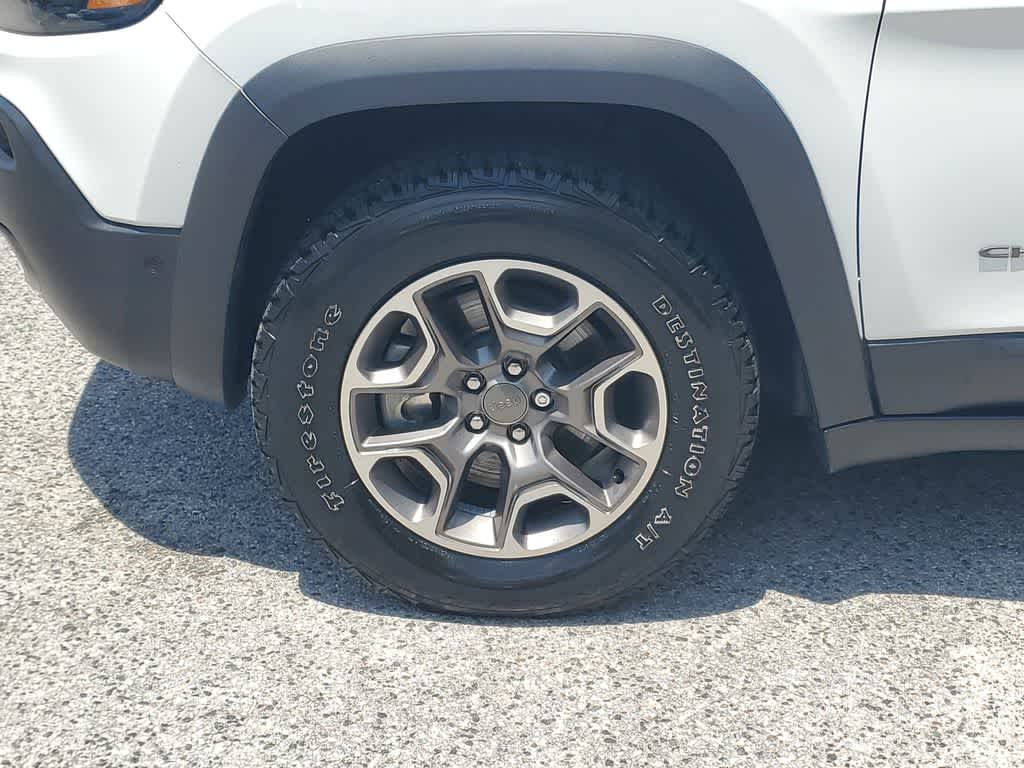 Thumbnail: 2020 Jeep Cherokee - 5