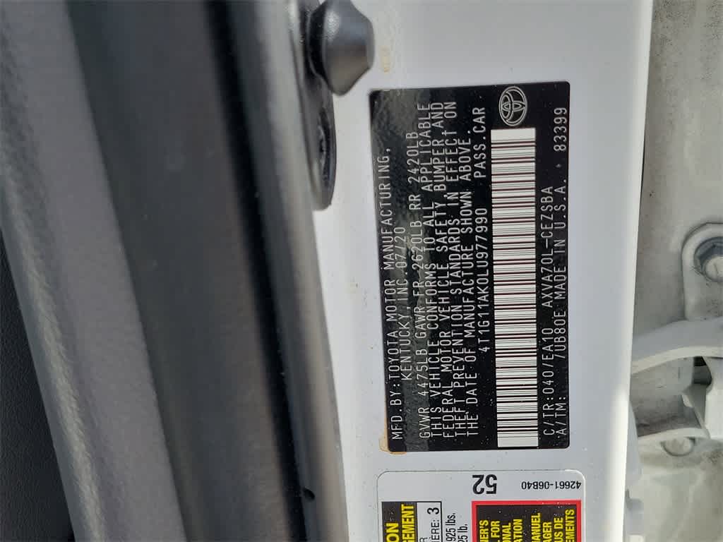 2020 Toyota Camry SE 24