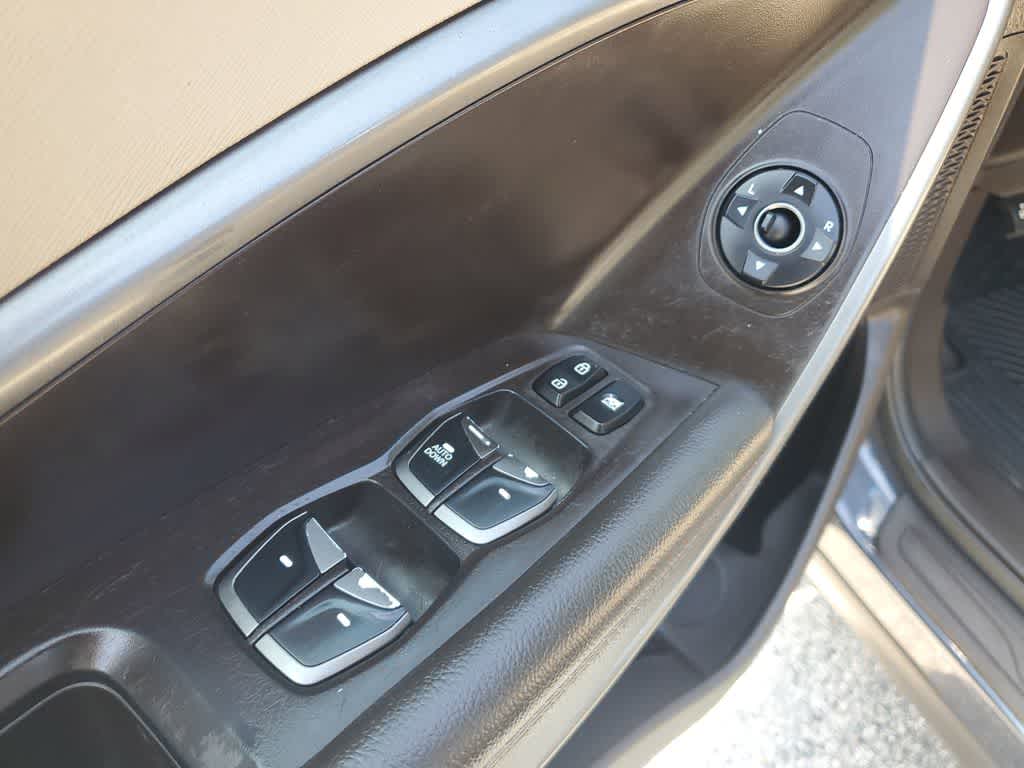 Thumbnail: 2018 Hyundai Santa Fe - 18