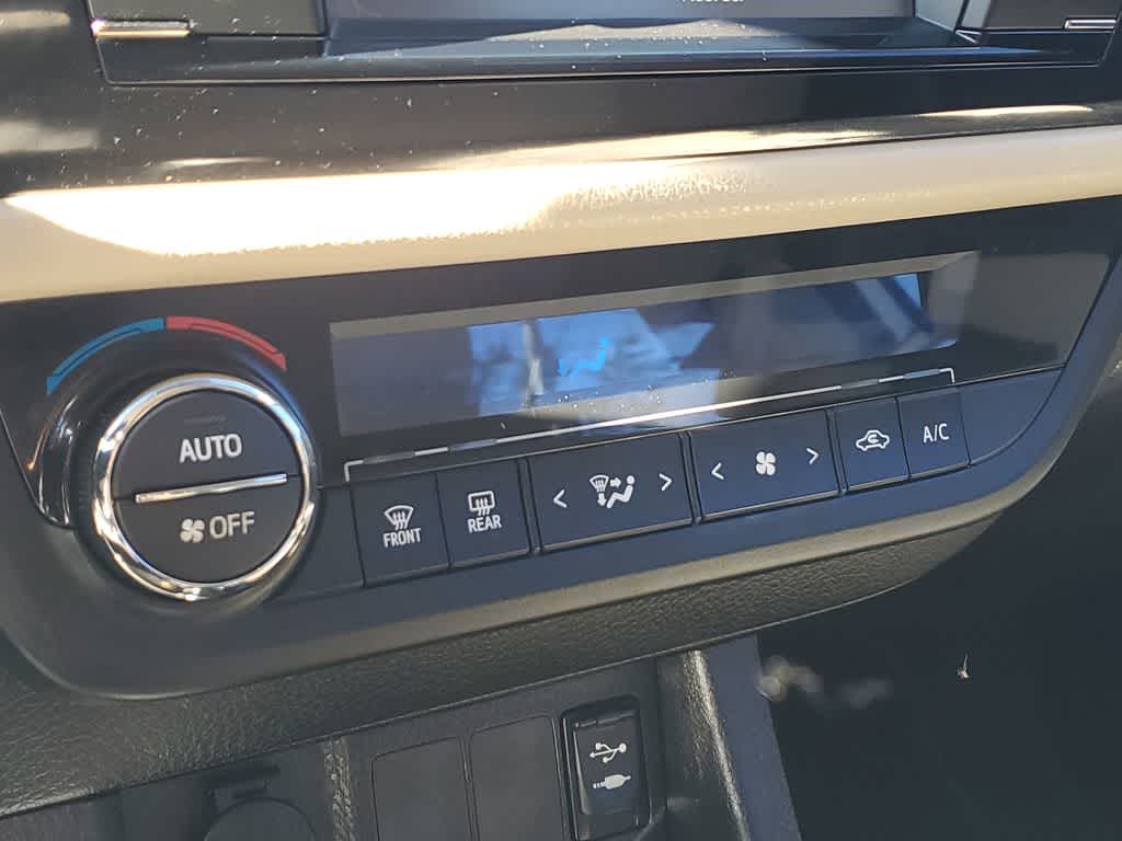 Thumbnail: 2015 Toyota Corolla - 28