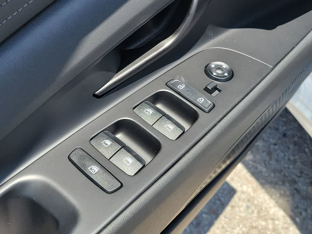 Thumbnail: 2025 Hyundai Elantra - 15