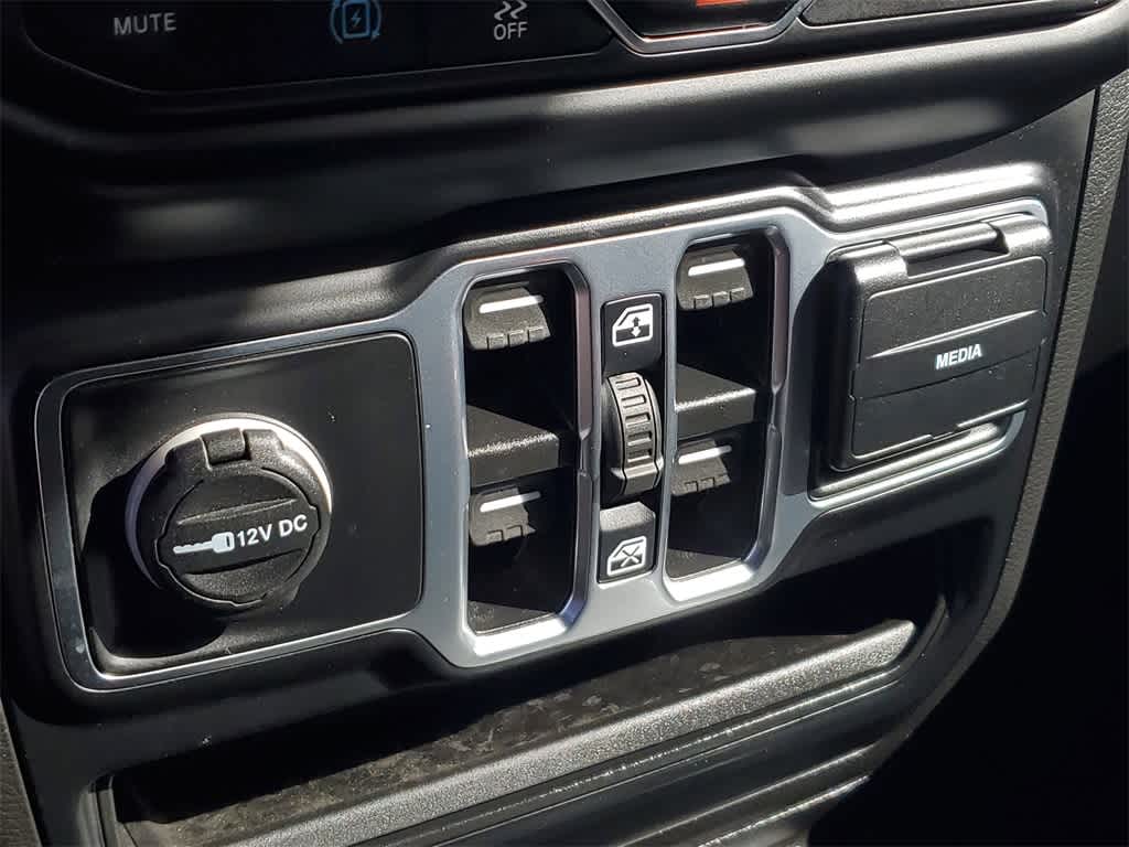 Thumbnail: 2023 Jeep Wrangler - 28