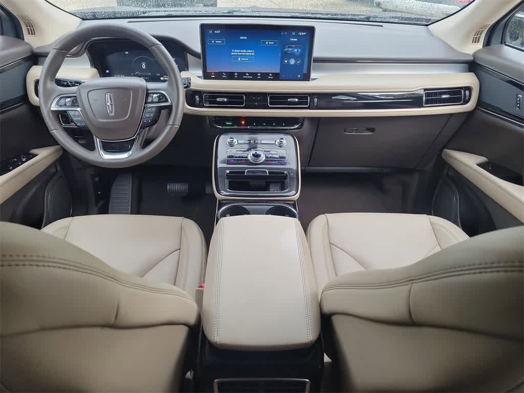 Thumbnail: 2023 Lincoln Nautilus - 13