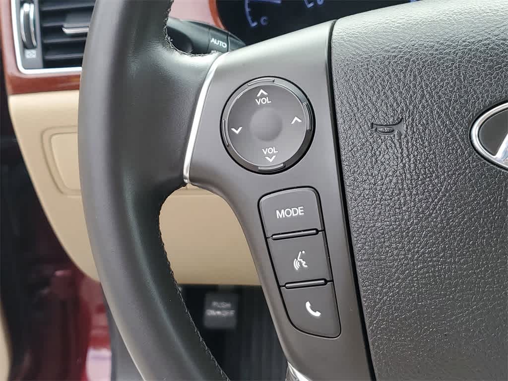 Thumbnail: 2013 Hyundai Genesis - 25