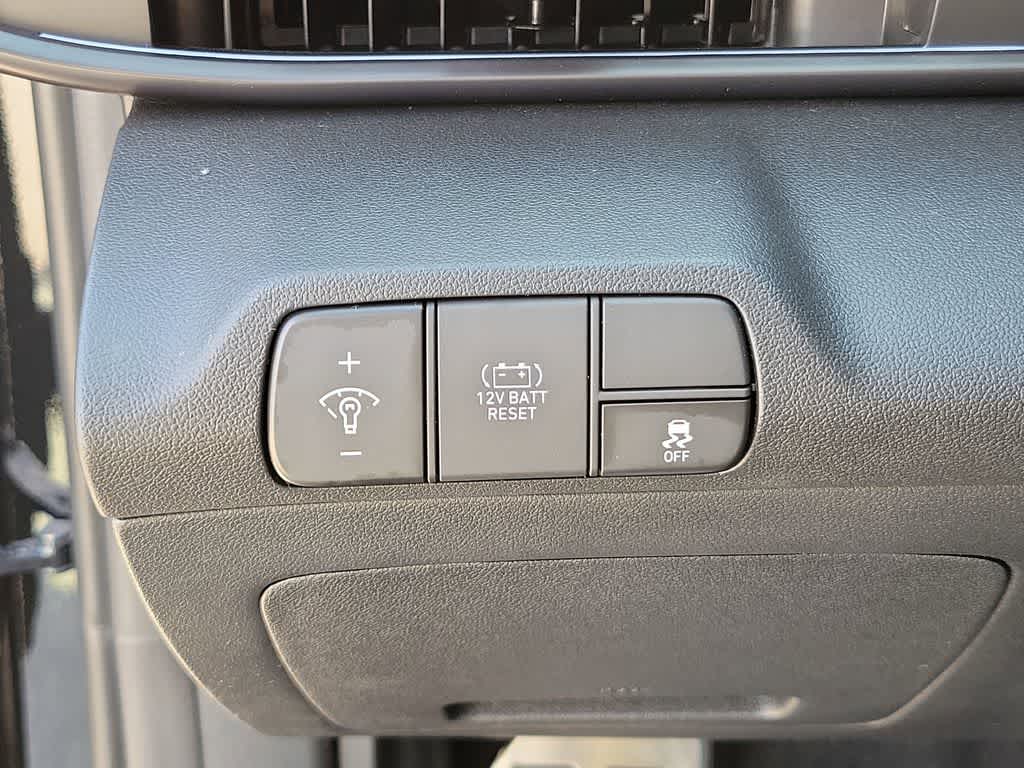 Thumbnail: 2025 Hyundai Elantra - 19