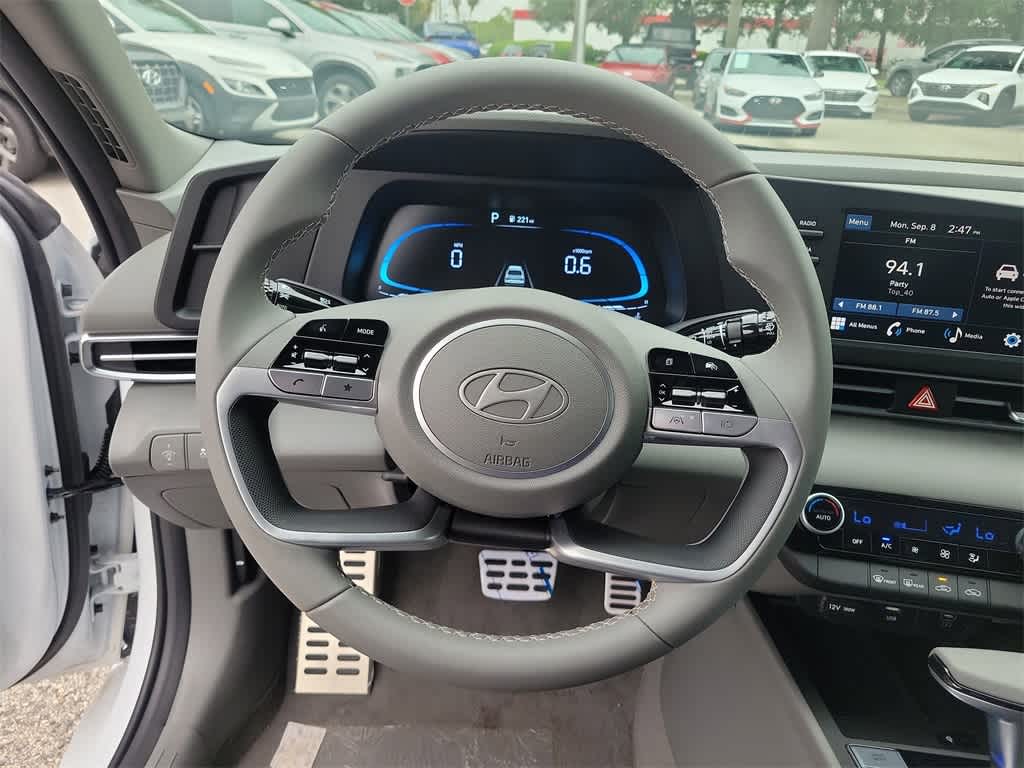 Thumbnail: 2025 Hyundai Elantra - 24