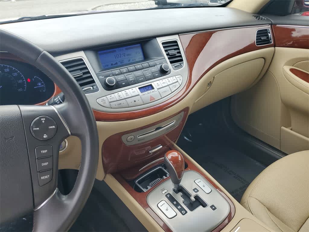 Thumbnail: 2013 Hyundai Genesis - 30