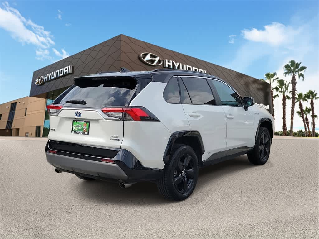 Thumbnail: 2021 Toyota RAV4 - 3