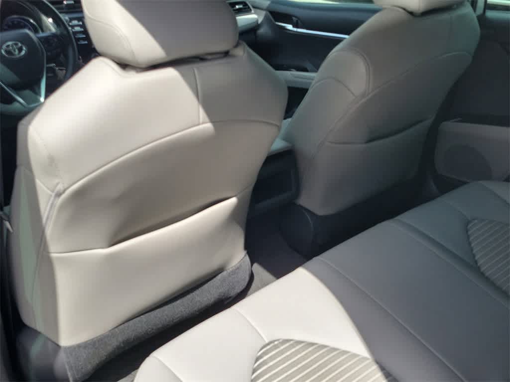 2020 Toyota Camry SE 14