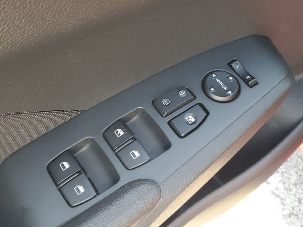 Thumbnail: 2022 Hyundai Accent - 17