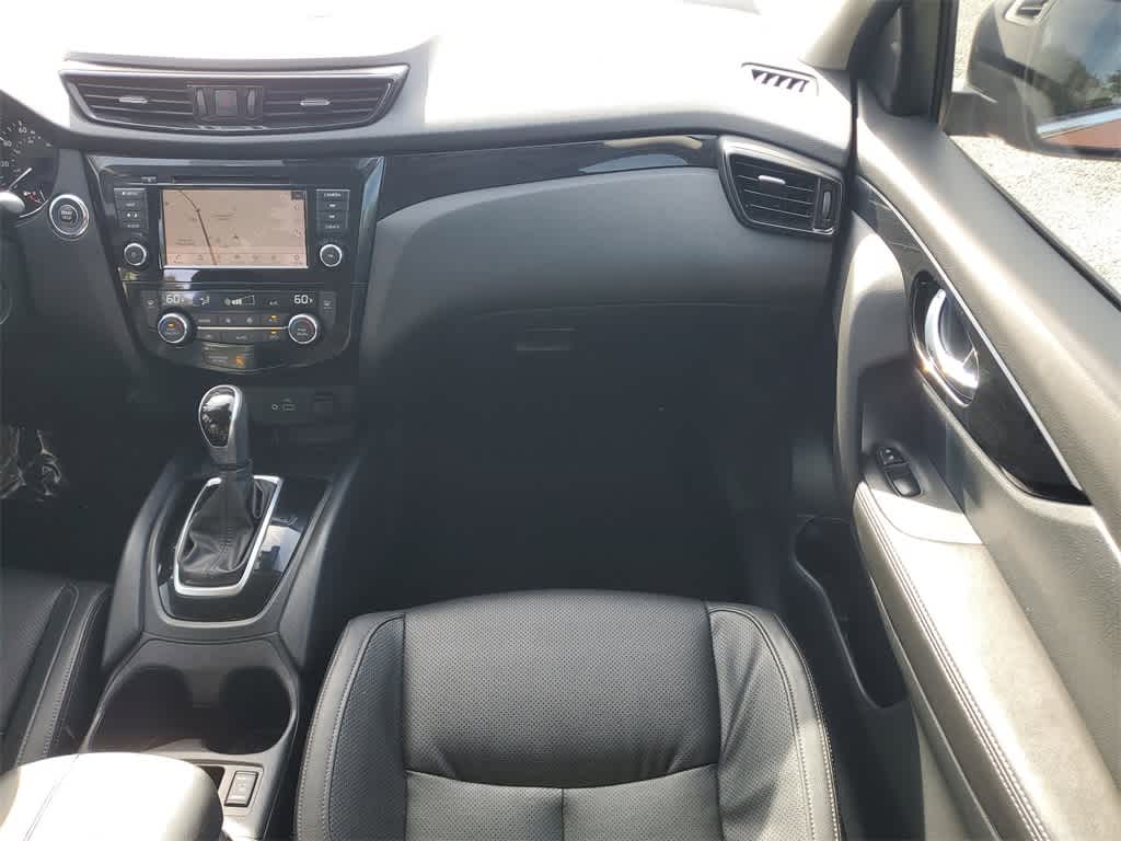 Thumbnail: 2021 Nissan Rogue Sport - 14