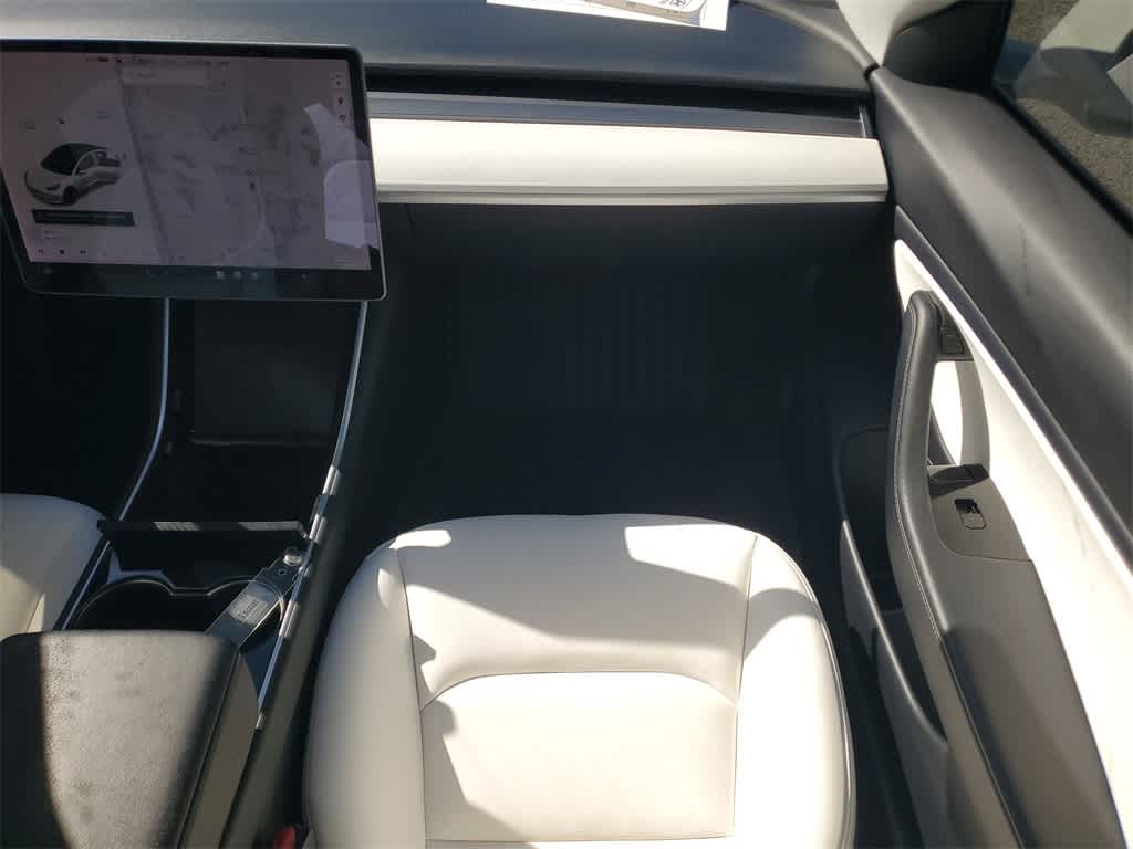 Thumbnail: 2020 Tesla Model 3 - 14