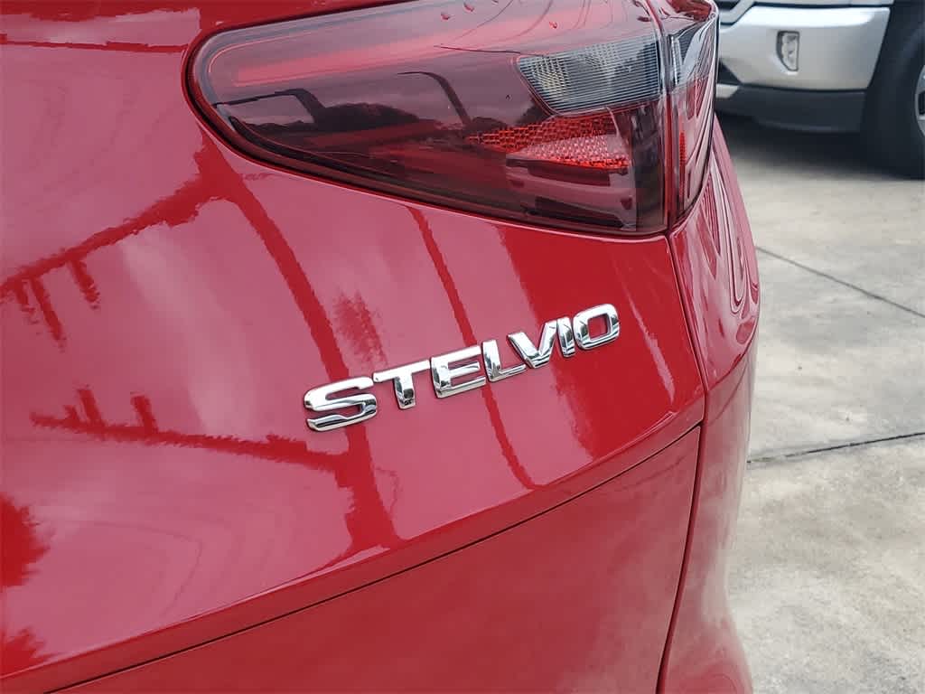 Thumbnail: 2021 Alfa Romeo Stelvio - 6