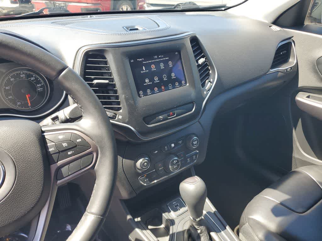 Thumbnail: 2019 Jeep Cherokee - 30