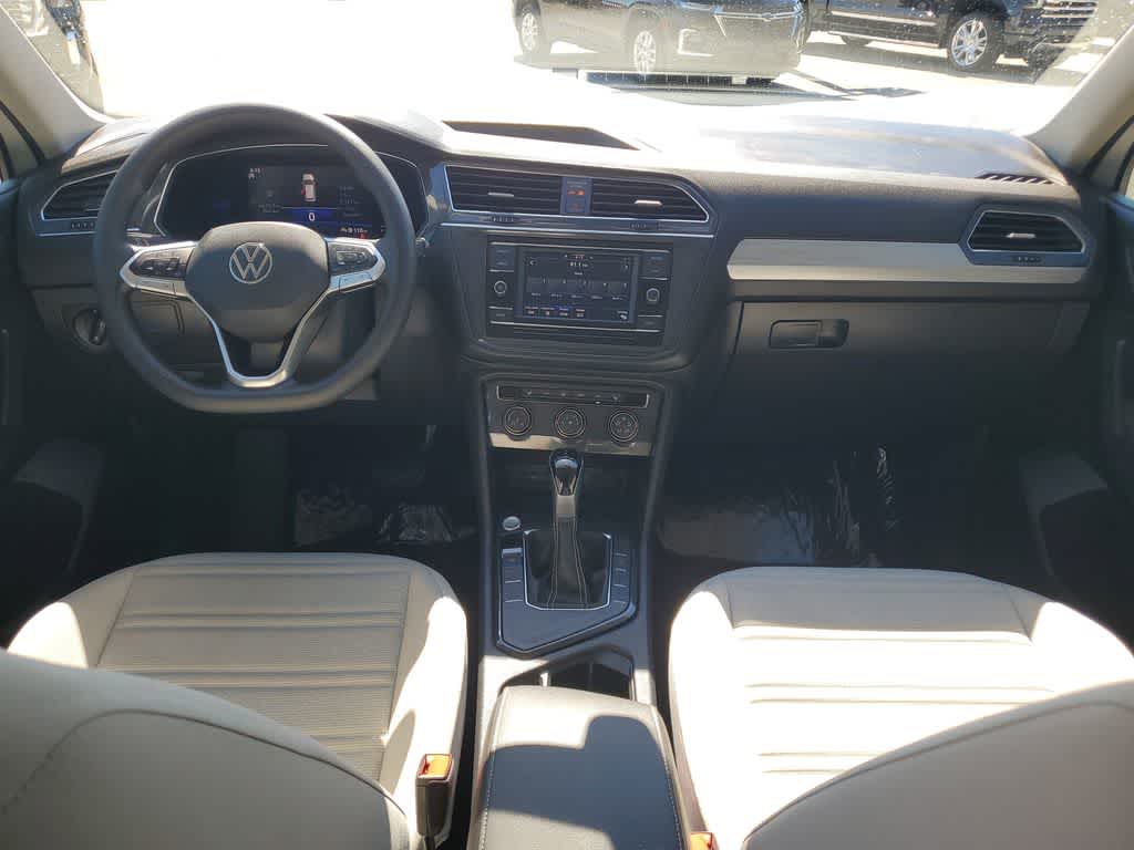 Thumbnail: 2023 Volkswagen Tiguan - 12