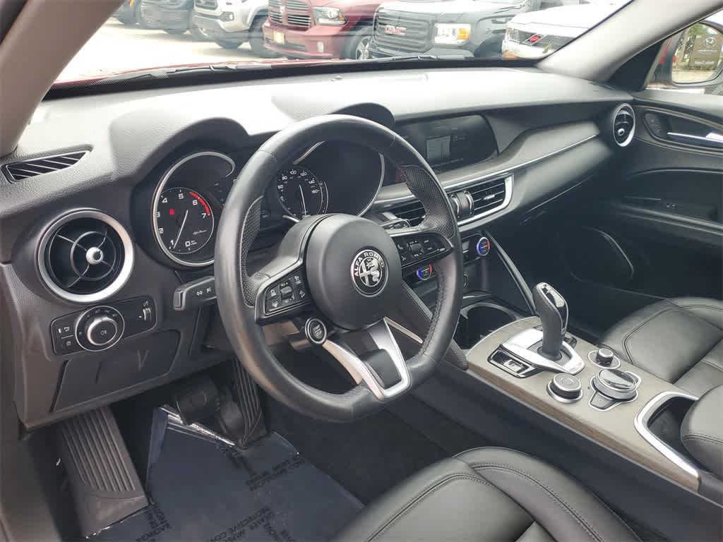 Thumbnail: 2021 Alfa Romeo Stelvio - 25