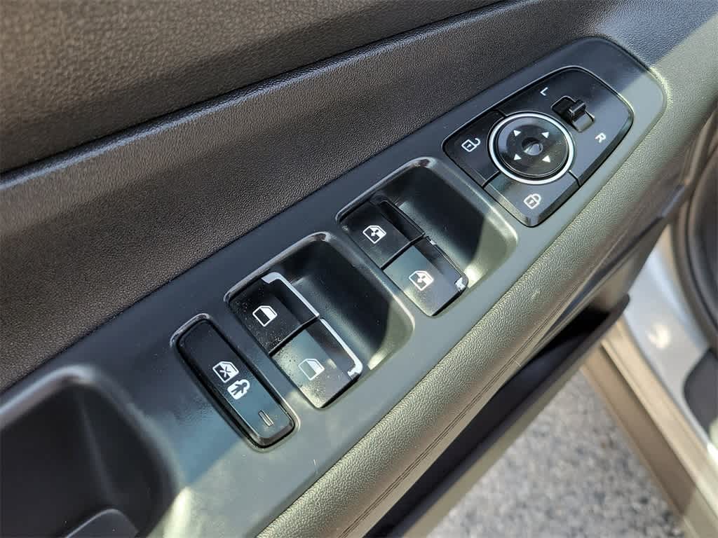 Thumbnail: 2023 Hyundai Santa Fe - 20