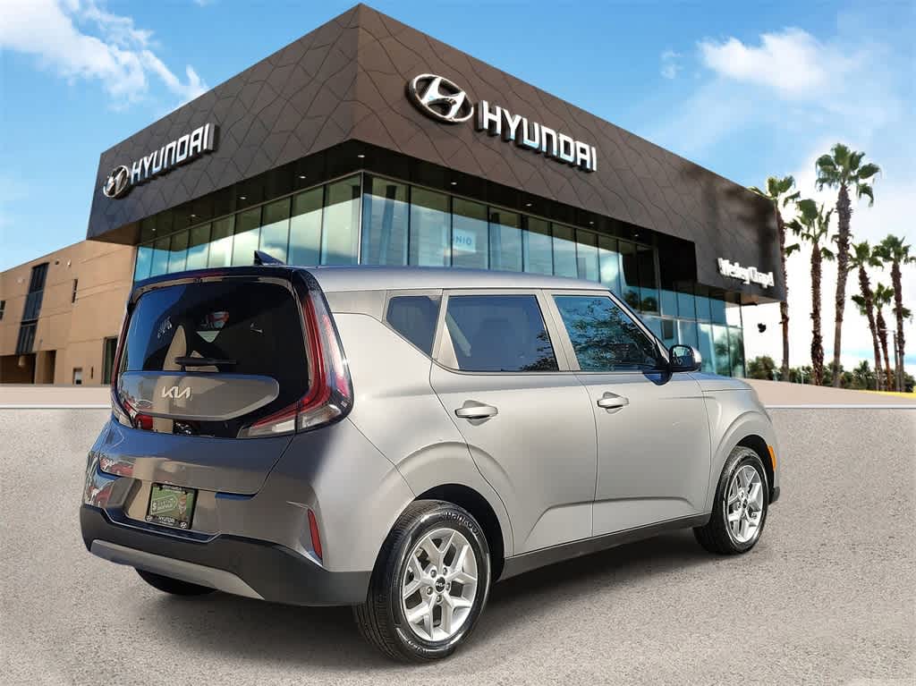 2023 Kia Soul LX 3