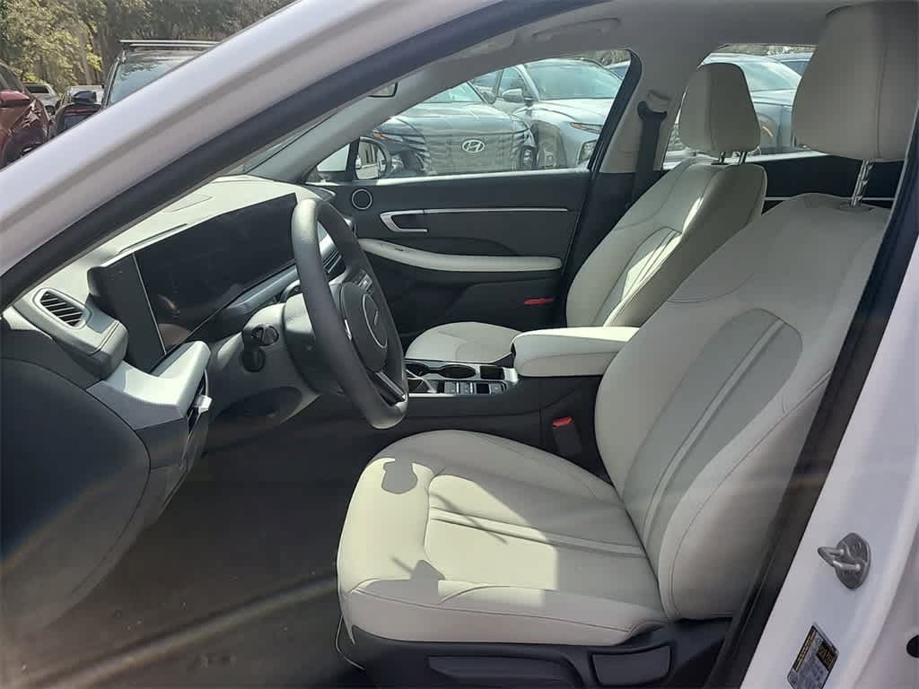 2025 Hyundai Sonata SE 13