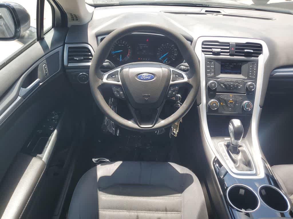 Thumbnail: 2013 Ford Fusion - 16