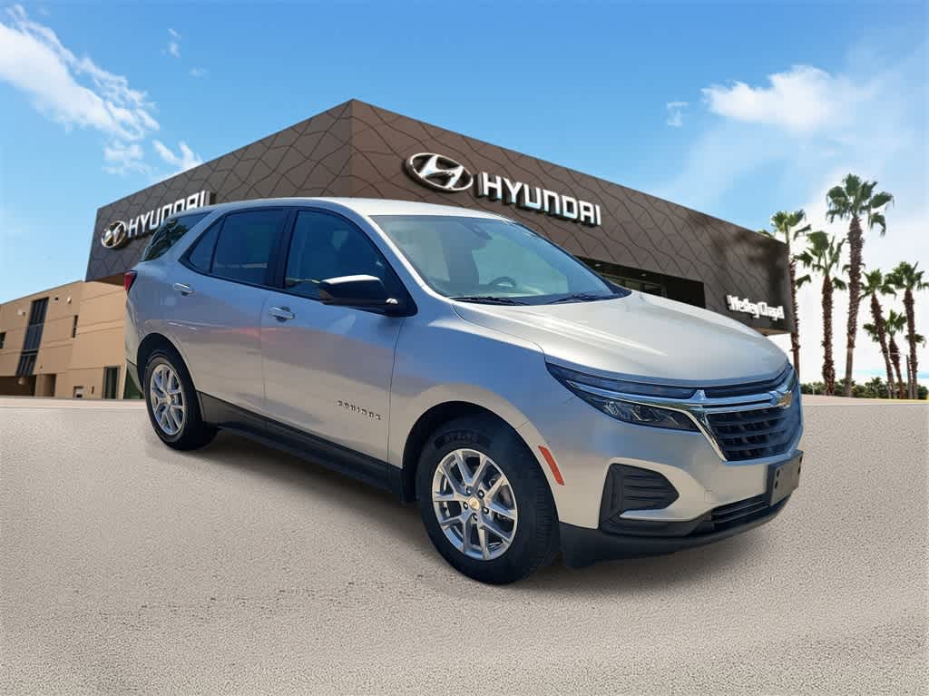 Thumbnail: 2022 Chevrolet Equinox - 4