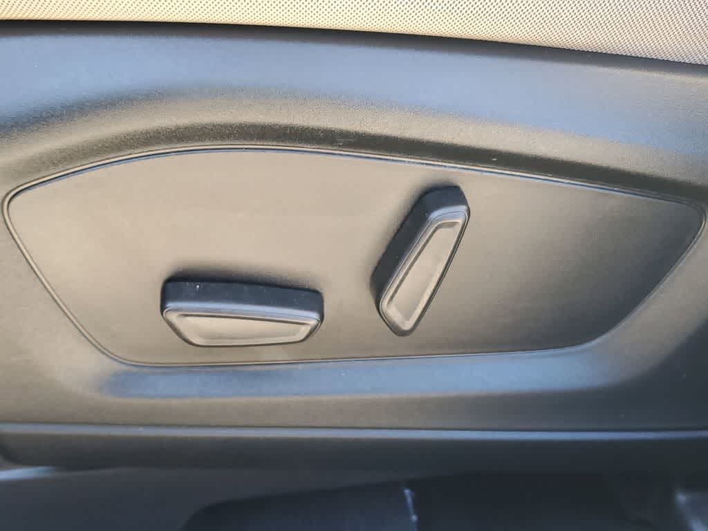 Thumbnail: 2022 Ford Explorer - 19