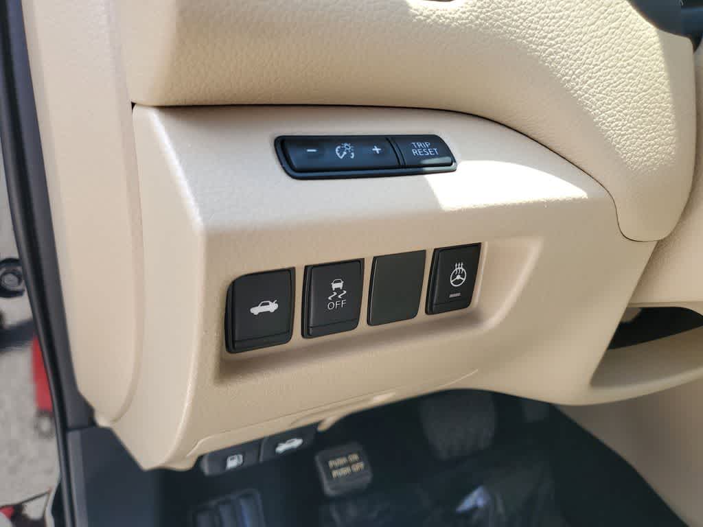 Thumbnail: 2018 Nissan Altima - 20