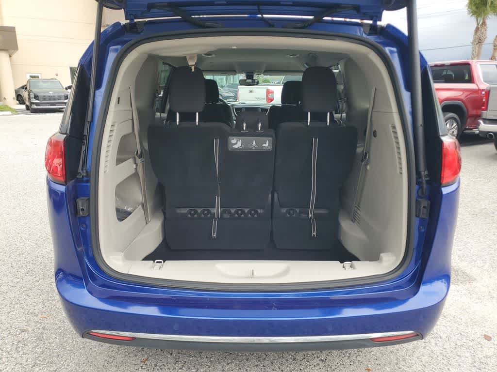 Thumbnail: 2020 Chrysler Pacifica - 8