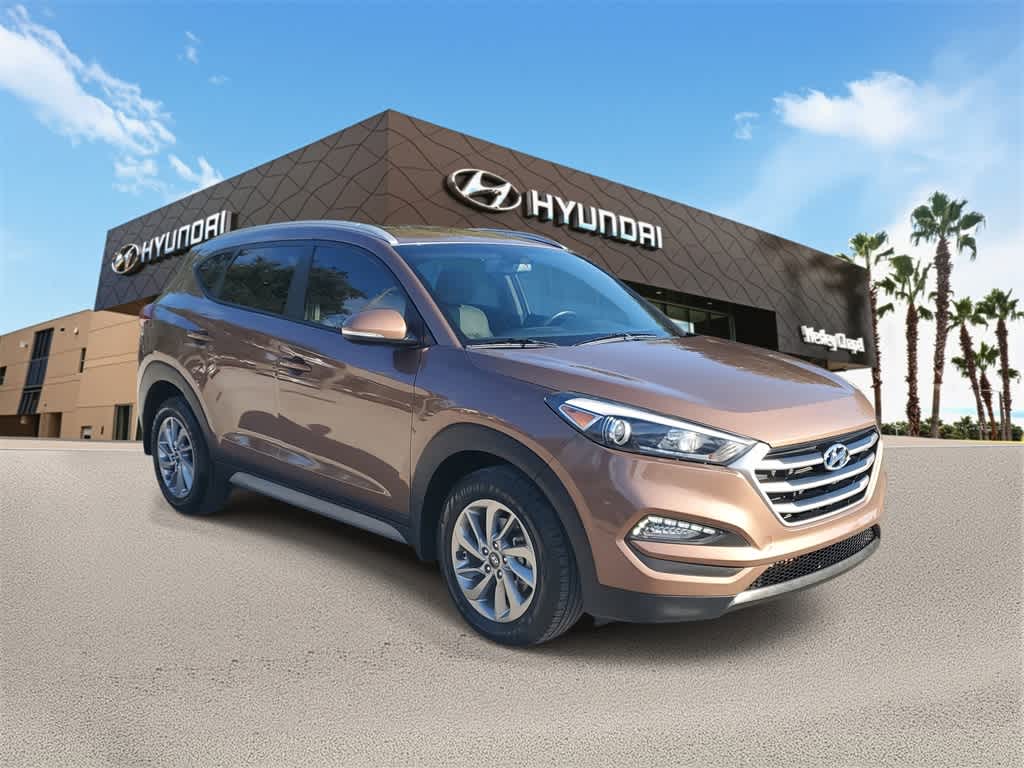 Thumbnail: 2017 Hyundai Tucson - 4
