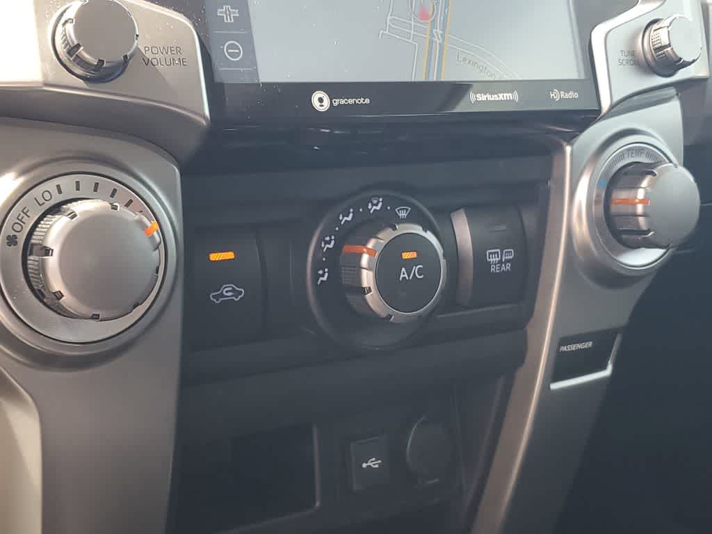 Thumbnail: 2022 Toyota 4Runner - 28