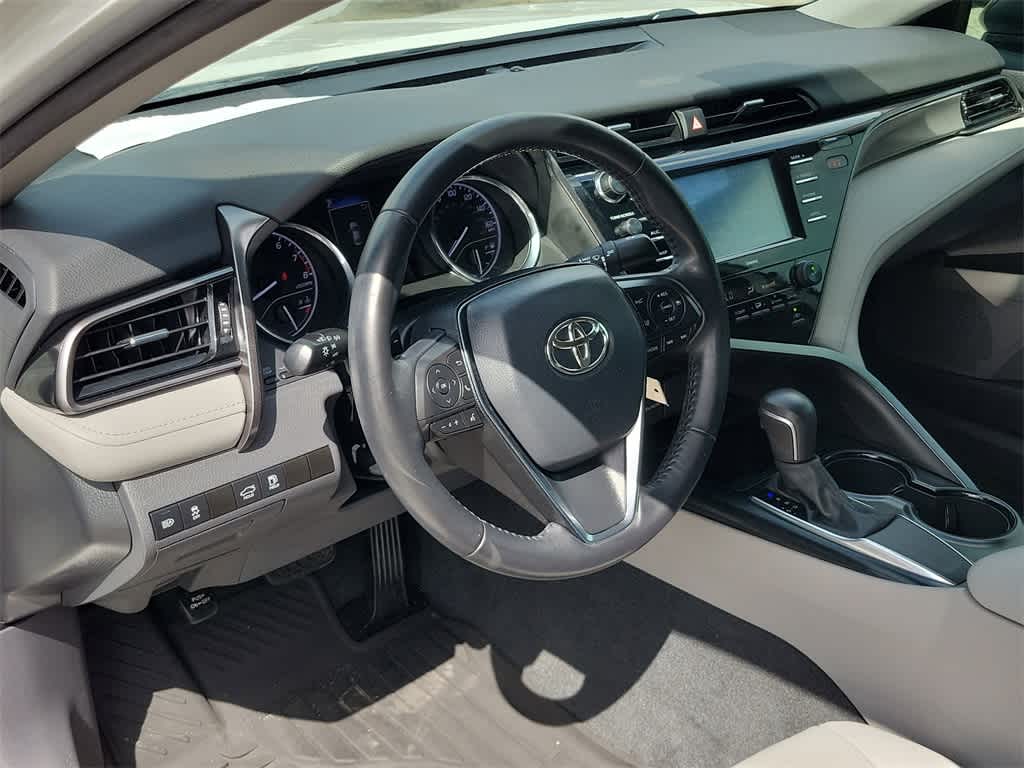 2020 Toyota Camry SE 20