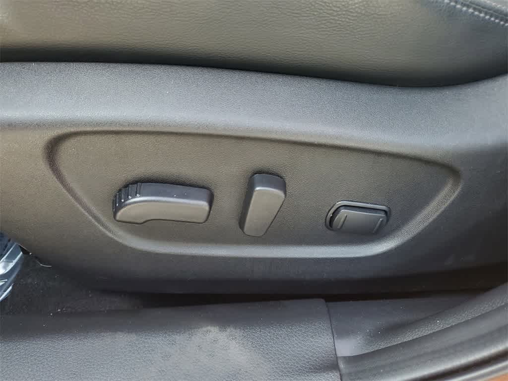 Thumbnail: 2021 Nissan Rogue Sport - 20