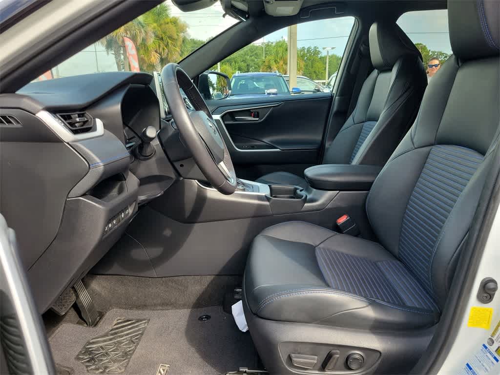 Thumbnail: 2021 Toyota RAV4 - 16