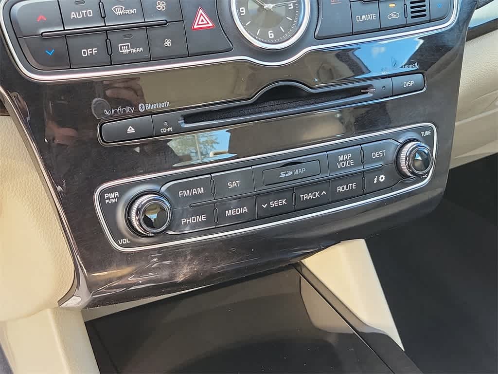 2015 Kia Cadenza Premium 32