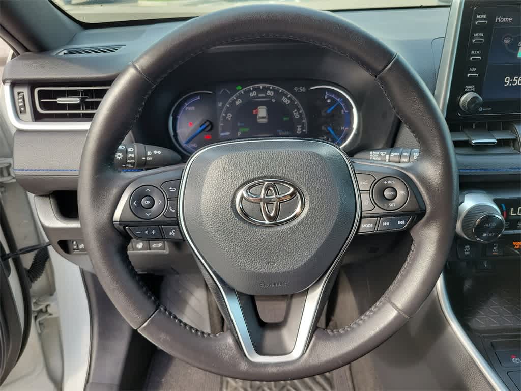 Thumbnail: 2021 Toyota RAV4 - 23
