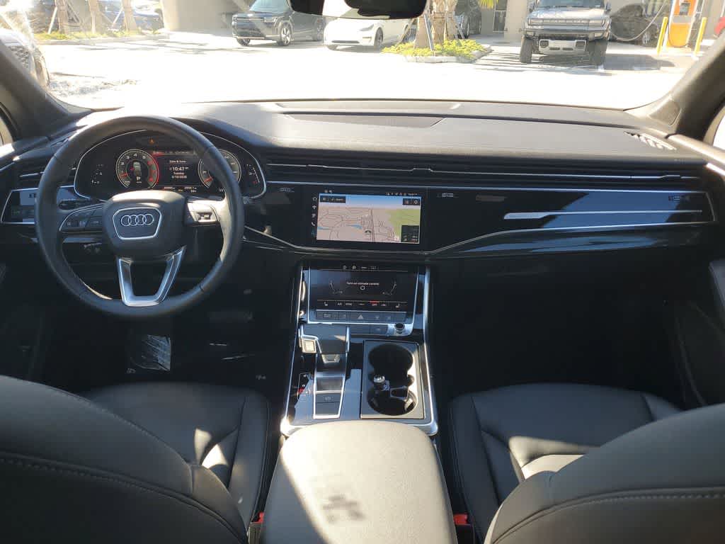 Thumbnail: 2025 Audi Q7 - 12