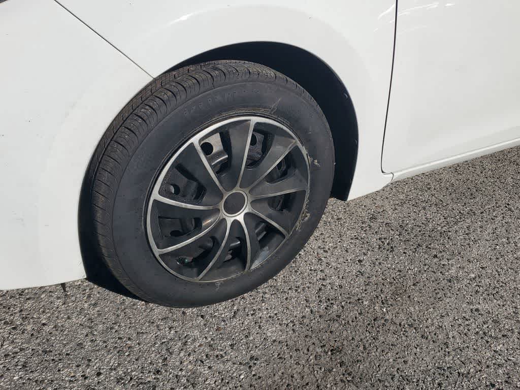 Thumbnail: 2015 Toyota Corolla - 5