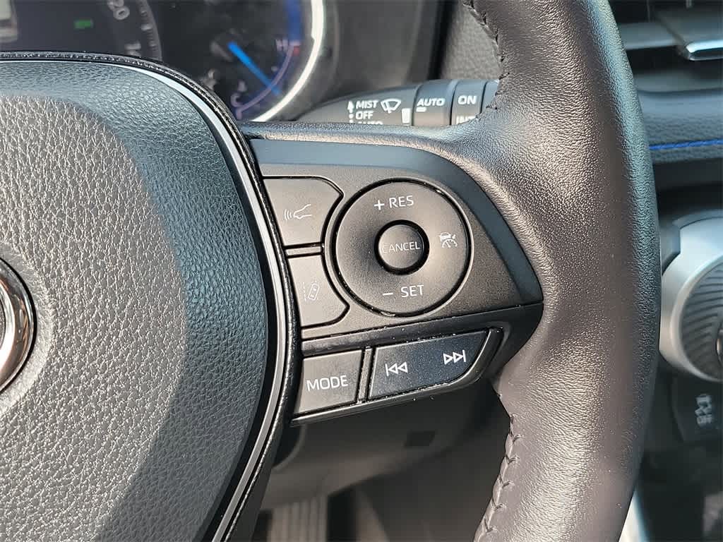 Thumbnail: 2021 Toyota RAV4 - 26