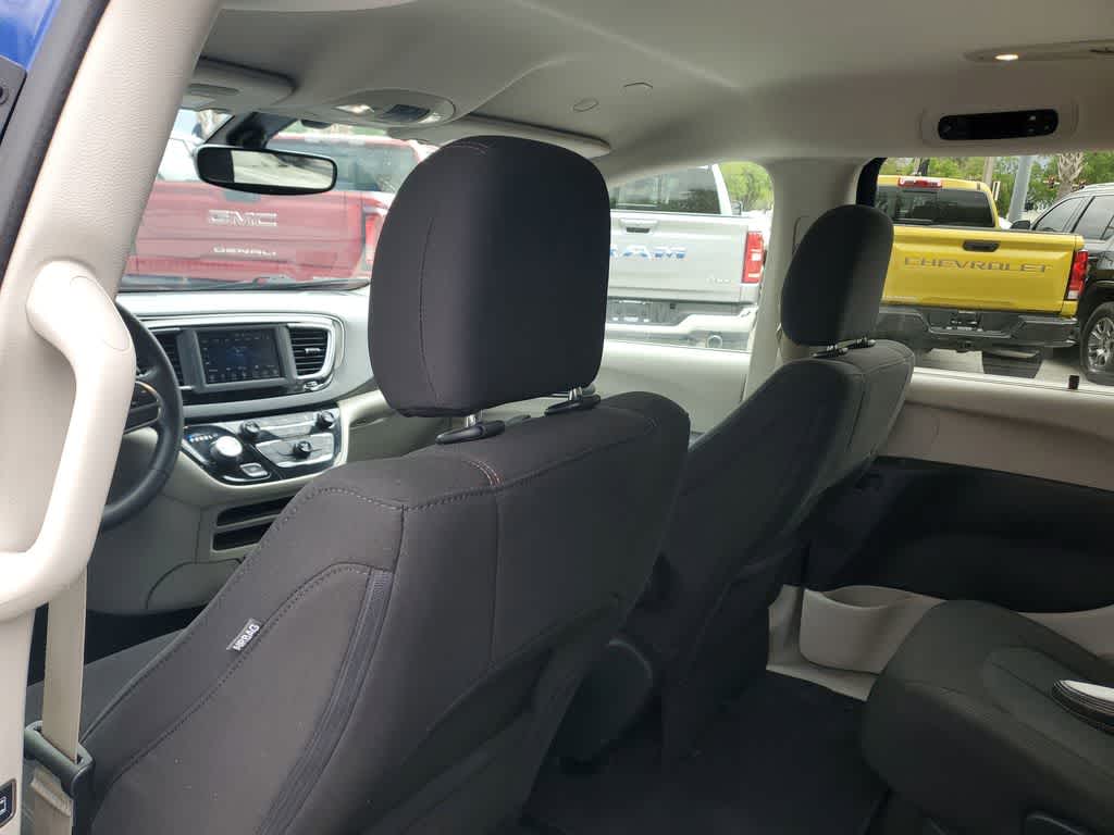 Thumbnail: 2020 Chrysler Pacifica - 10